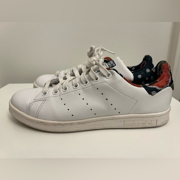 Adidas Stan Smith Floral Lace Up Sneakers, special red and white fabric - Picture 2 of 5